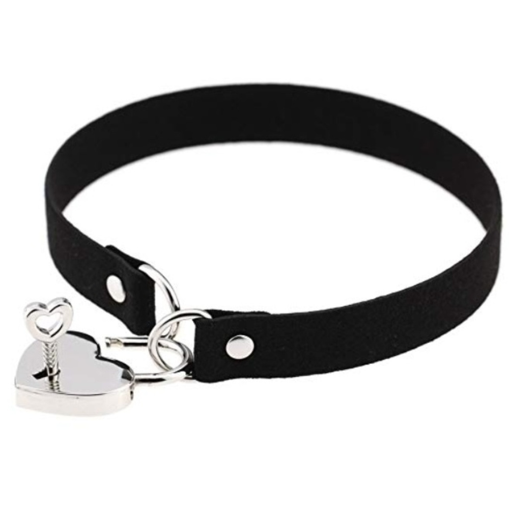 Heart Locket Choker in Black with Key